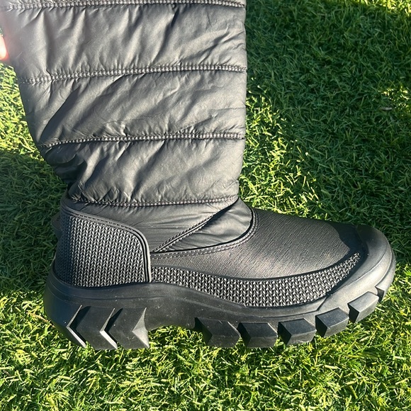 Hunter Black Winter & Rain Boots - Picture 9 of 9